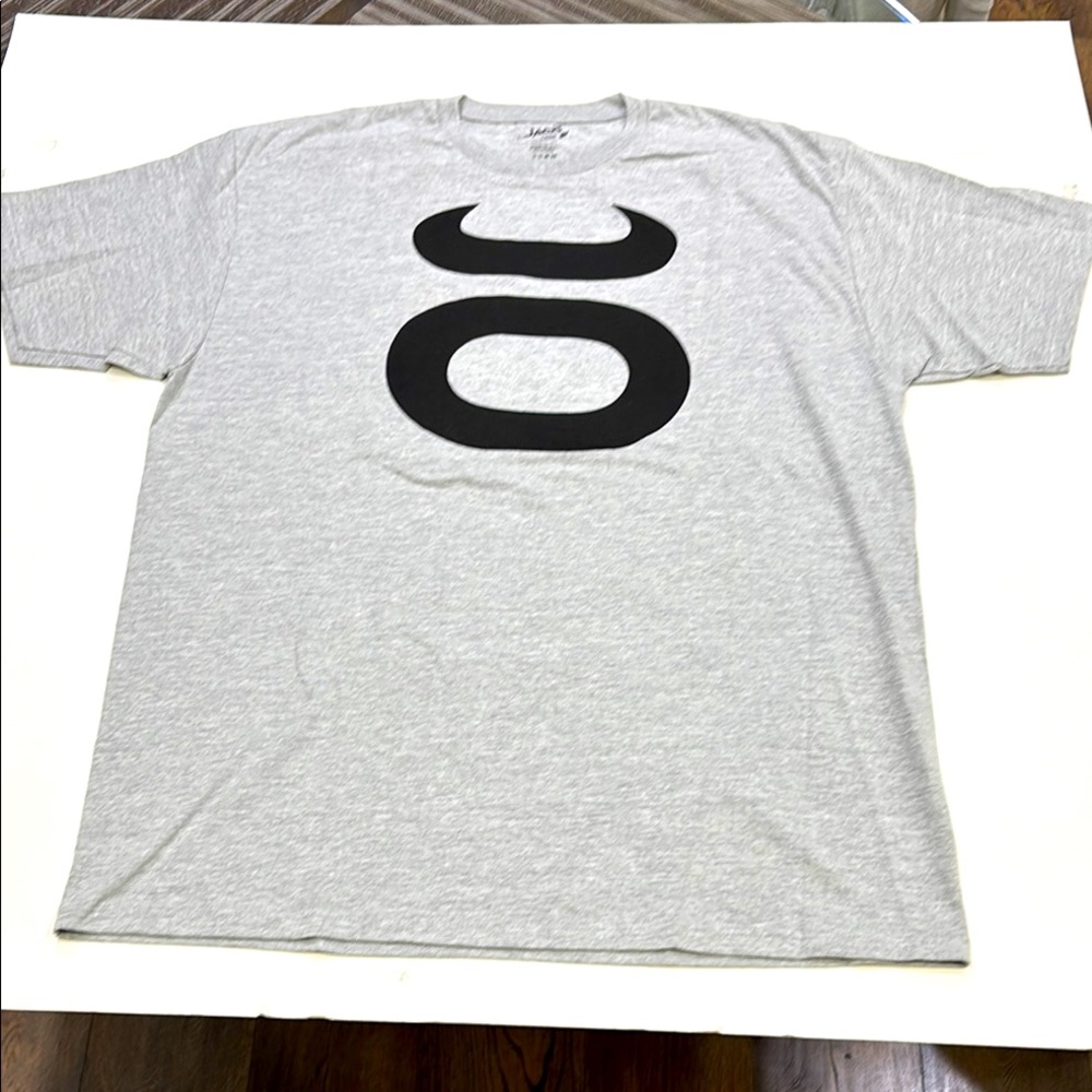 JACO Men's Gray T-Shirt with Black Logo new without tags XL never worn!